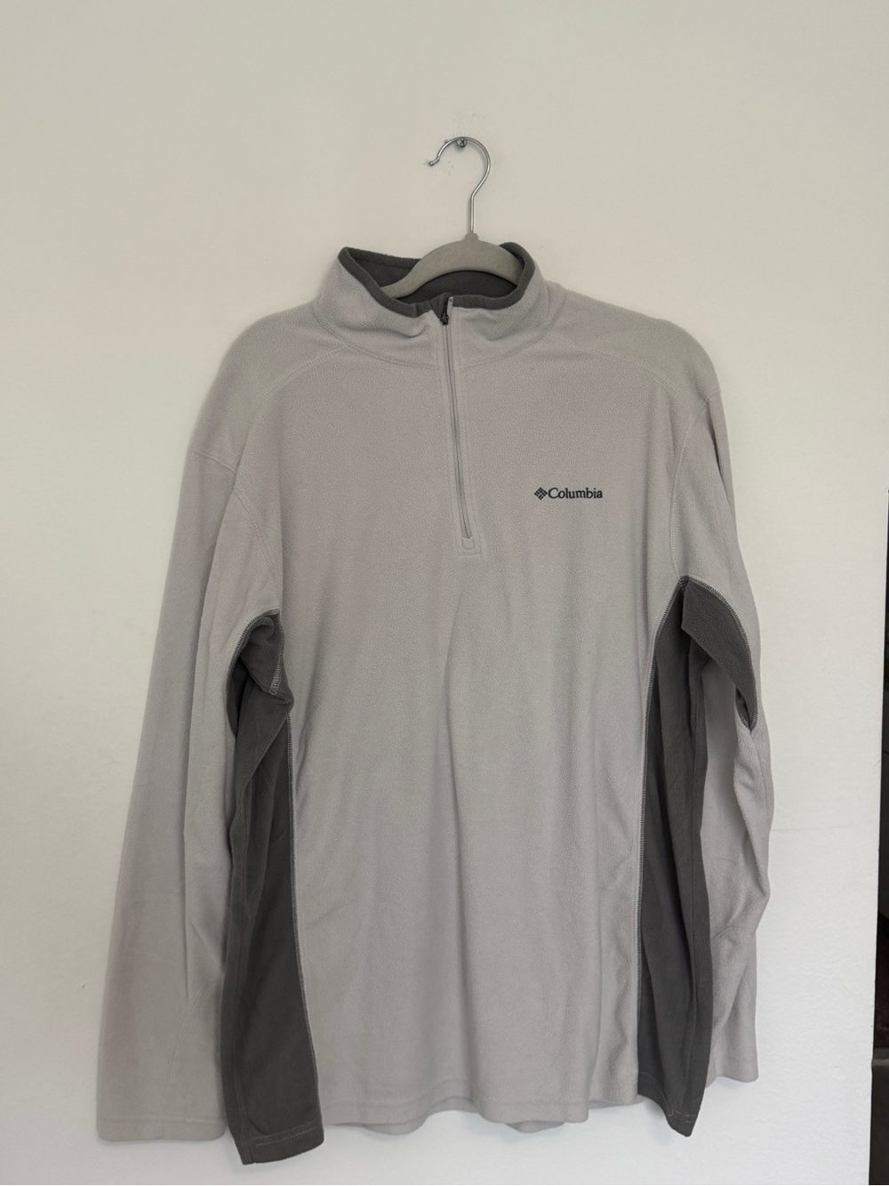 Columbia Men's Light Gray and Dark Gray Quarter-Zip Fleece